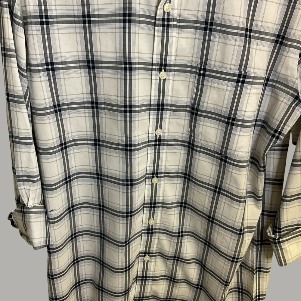 Men’s Banana Republic Casual White and Navy Checkered Shirt